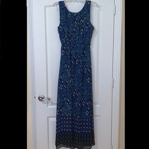 Signature by Robbie Bee Blue Multi color chiffon pattern Maxi Dress